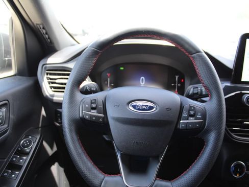 Used 2025 Ford Escape ST-Line Select AWD/4WD image 18