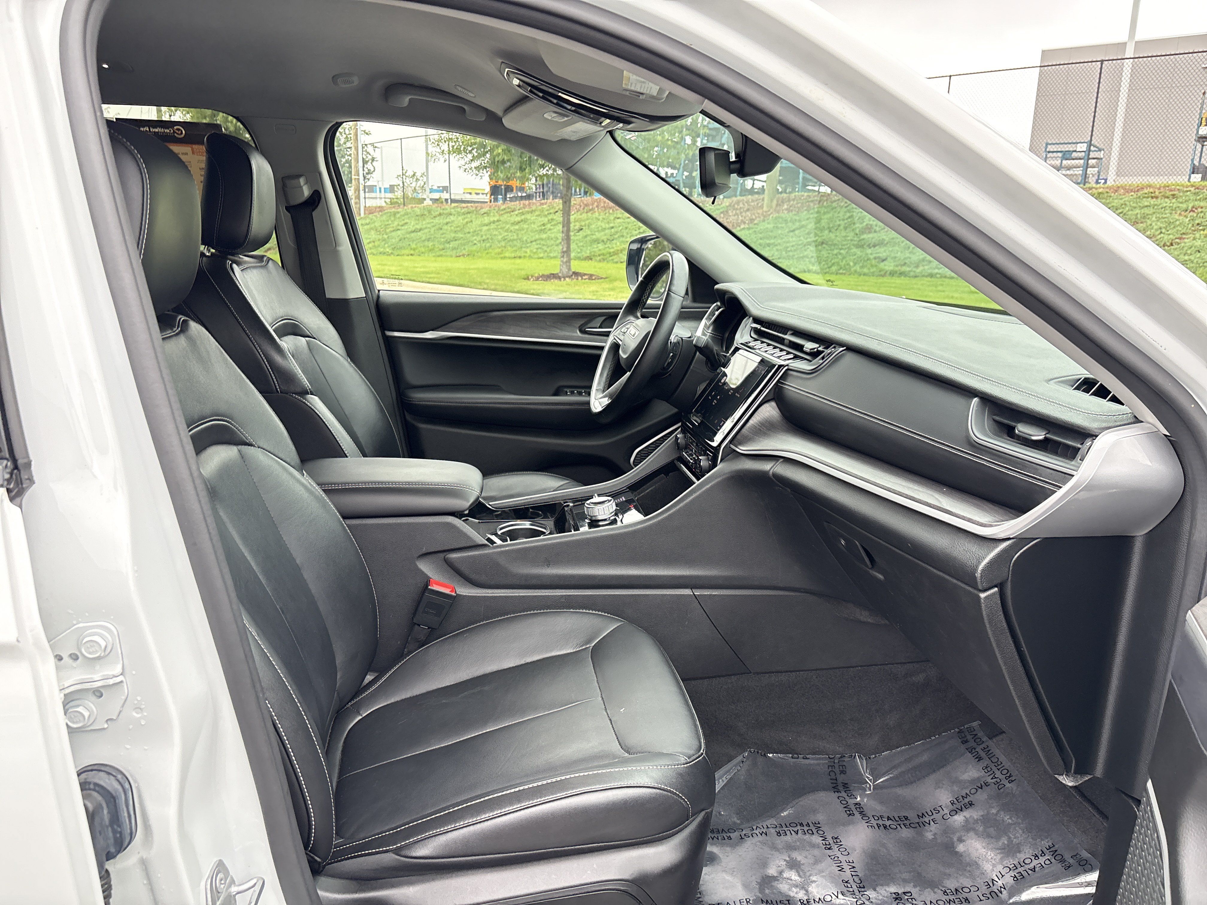 Used 2022 Jeep Grand Cherokee L Limited AWD/4WD image 24