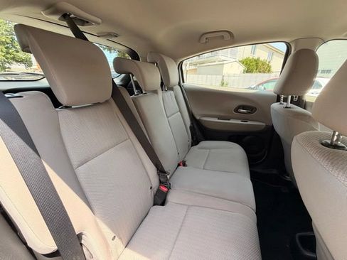 Used 2016 Honda HR-V LX image 21