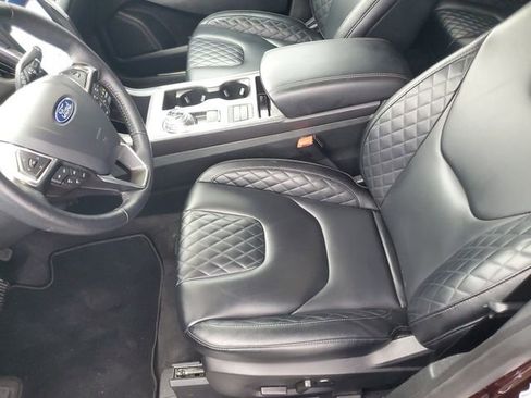 Used 2024 Ford Edge Titanium image 18