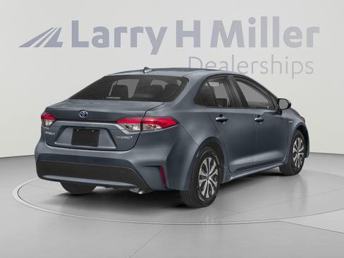 Used 2021 Toyota Corolla LE FWD image 2
