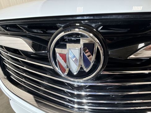 Used 2024 Buick Enclave Premium image 30