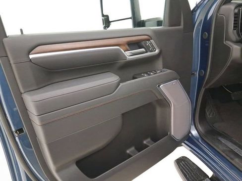 Used 2025 Chevrolet Silverado 2500 High Country w/ High Country Premium Package image 13