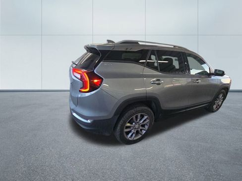 Used 2024 GMC Terrain SLT image 5