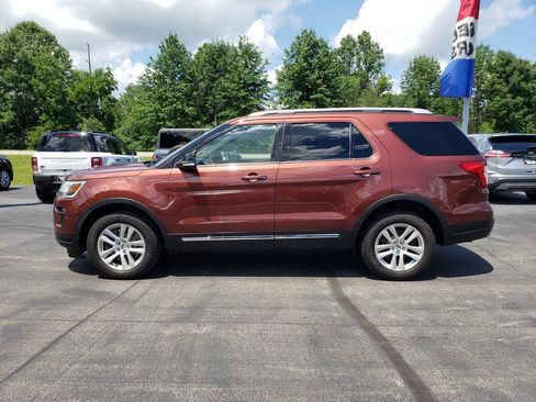 Used 2018 Ford Explorer XLT w/ Equipment Group 201A AWD/4WD image 9