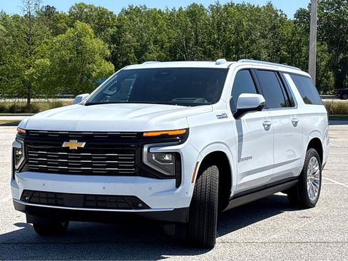 New 2026 Chevrolet Suburban High Country RWD image 3
