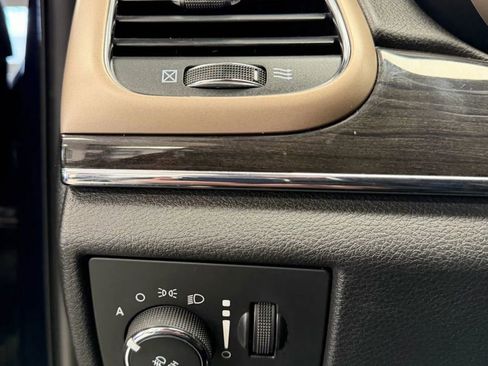 Used 2016 Jeep Grand Cherokee Overland image 21