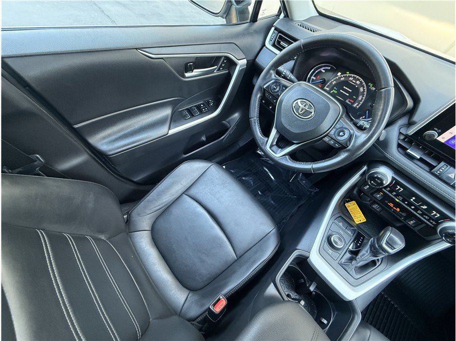 Used 2023 Toyota RAV4 XLE Premium AWD/4WD image 7