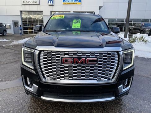 Used 2021 GMC Yukon Denali w/ Denali Premium Package image 12
