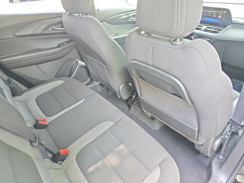 Used 2024 Chevrolet TrailBlazer LT FWD image 11