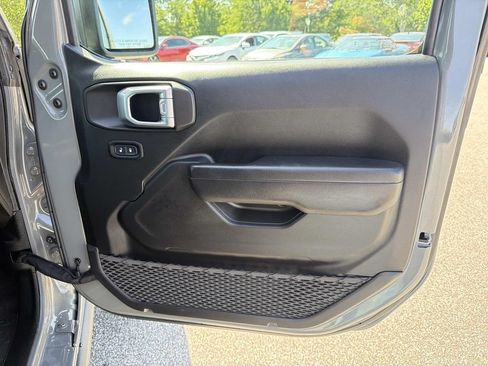Used 2023 Jeep Wrangler Unlimited Rubicon AWD/4WD image 26