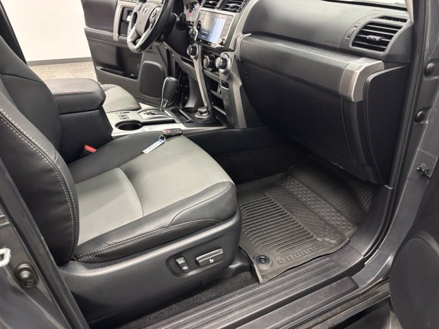 Used 2024 Toyota 4Runner SR5 Premium w/ Moonroof Package AWD/4WD image 43