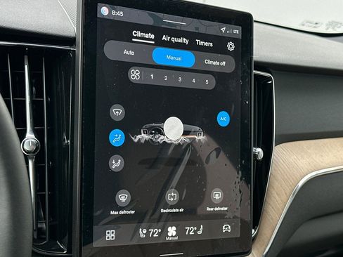 New 2026 Volvo XC60 B5 Plus w/ Protection Package Premier AWD/4WD image 23