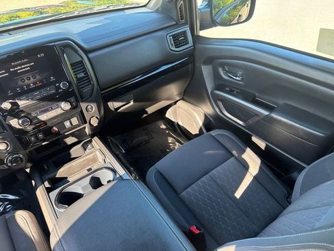 Used 2024 Nissan Titan SV w/ SV Bronze Edition Package image 22