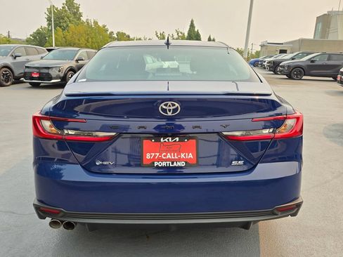 Used 2025 Toyota Camry SE FWD image 4