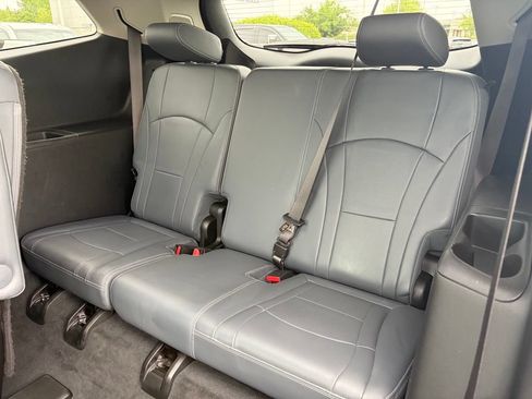 Used 2021 Buick Enclave Essence w/ Sound and Sites Package AWD/4WD image 30
