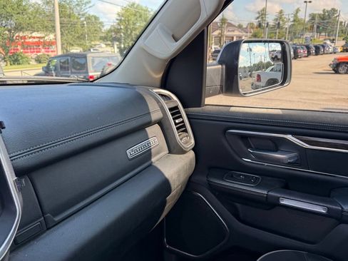 Used 2019 RAM 1500 Laramie AWD/4WD image 24
