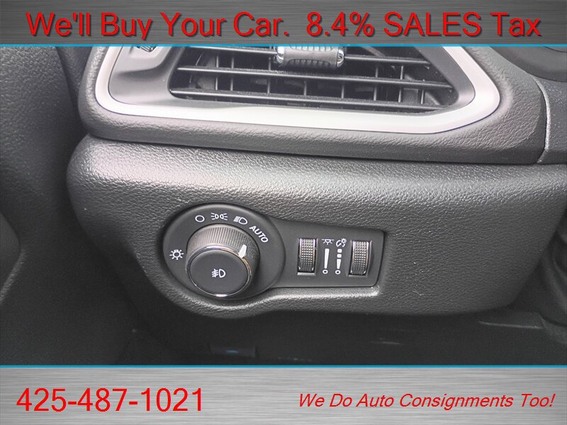Used 2026 Chrysler Pacifica Select FWD image 37