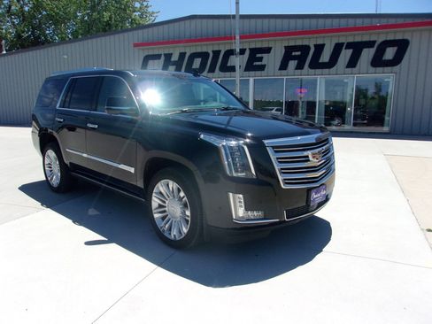 Used 2020 Cadillac Escalade Platinum AWD/4WD image 1
