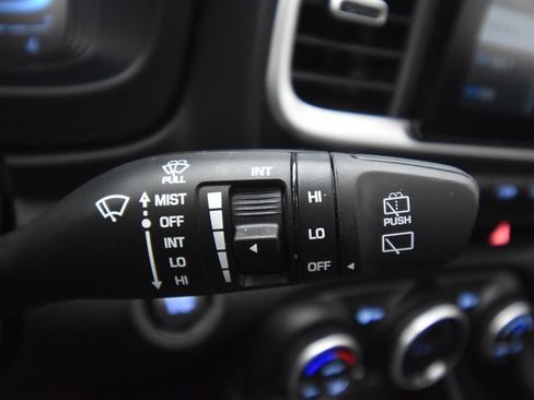 Used 2026 Hyundai Venue SEL FWD image 38