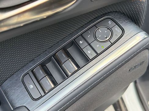 Used 2025 Lexus GX 550 w/ Accessory Package (2T) AWD/4WD image 10