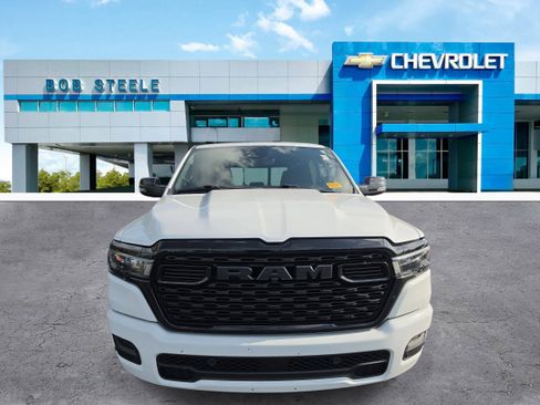 Used 2025 RAM 1500 Big Horn AWD/4WD image 2