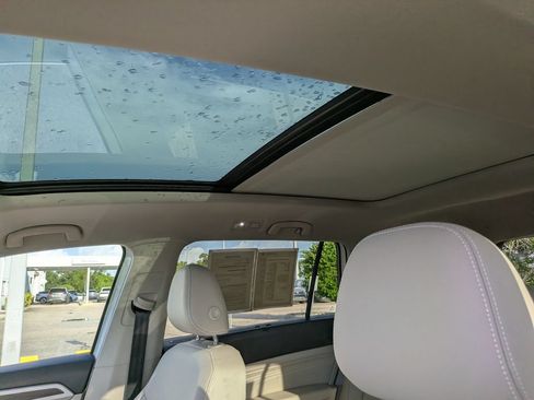 Certified 2023 Volkswagen Atlas SE FWD image 21