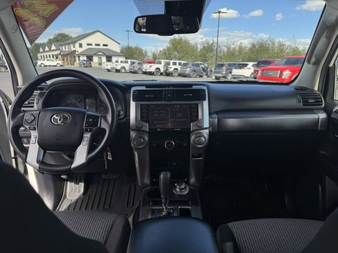 Used 2021 Toyota 4Runner SR5 image 31