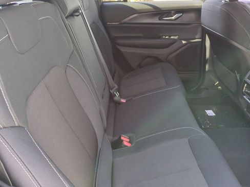 New 2026 Jeep Grand Cherokee Laredo image 18