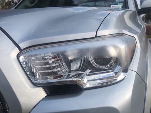 Certified 2023 Toyota Tacoma SR5 image 6