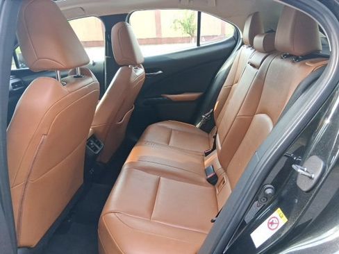 Used 2019 Lexus UX 200 w/ Accessory Package FWD image 26