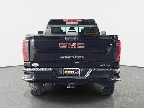Used 2025 GMC Sierra 2500 AT4 AWD/4WD image 4