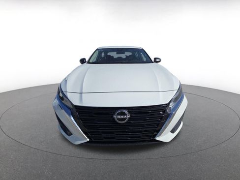 Used 2025 Nissan Altima 2.5 SV image 4