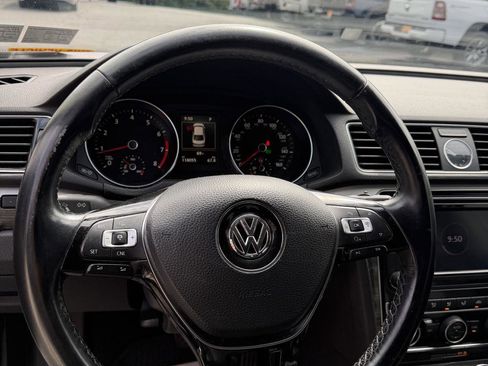 Used 2017 Volkswagen Passat 1.8T SE FWD image 11