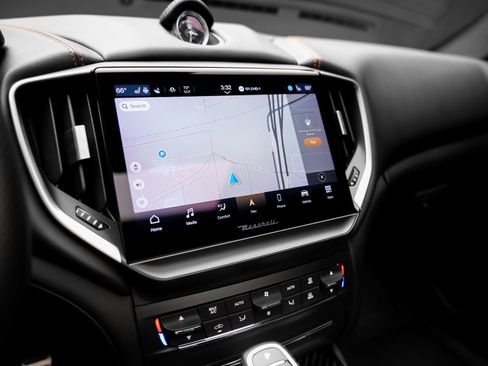 Used 2021 Maserati Ghibli Trofeo image 53