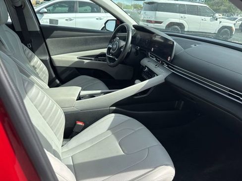 Used 2024 Hyundai Elantra Limited image 9