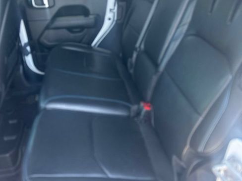 Used 2023 Jeep Wrangler Unlimited Rubicon 4xe w/ Cold Weather Group AWD/4WD image 5
