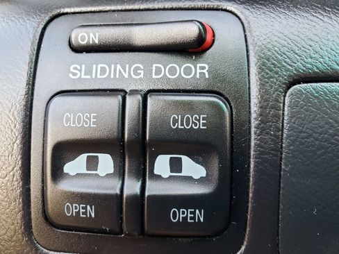 Used 2004 Honda Odyssey EX image 19