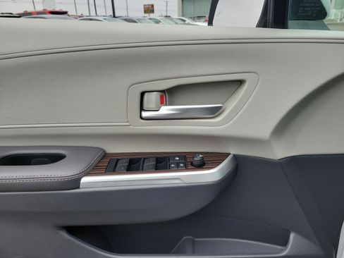 Used 2023 Toyota Sienna XLE image 17
