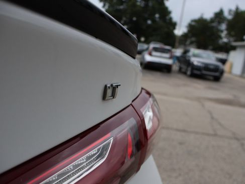 Used 2020 Chevrolet Malibu LT FWD image 16