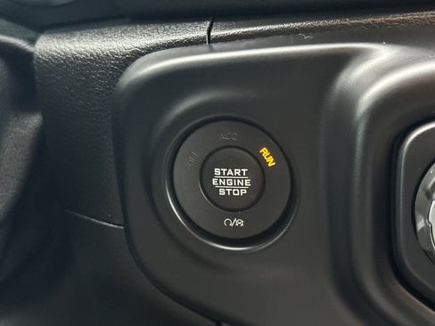 Used 2020 Jeep Gladiator Overland image 21