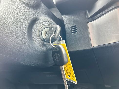 Certified 2022 Toyota Tacoma SR AWD/4WD image 25