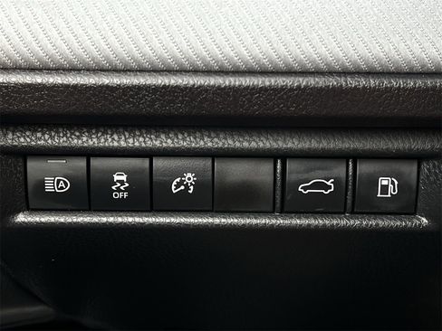 Used 2025 Toyota Camry SE w/ Convenience Package image 20