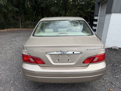 Used 2003 Toyota Avalon XLS FWD image 5