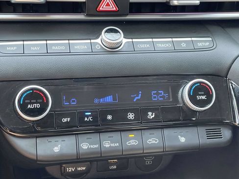Certified 2025 Hyundai Elantra SEL FWD image 21
