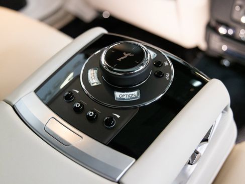 Used 2014 Rolls-Royce Ghost image 23