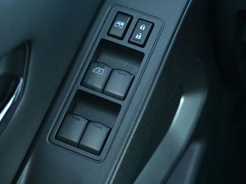 Used 2024 Nissan Frontier SL w/ Technology Package image 23