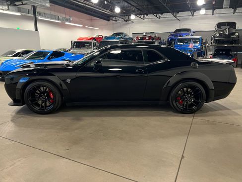Used 2022 Dodge Challenger SRT Hellcat RWD image 6
