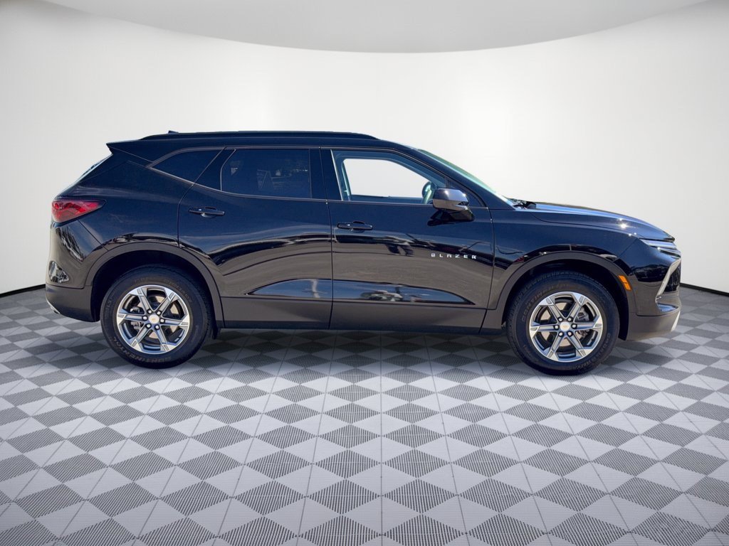 Used 2024 Chevrolet Blazer LT w/ Convenience Package FWD image 8