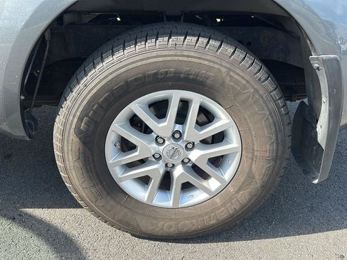 Used 2017 Nissan Frontier SV w/ SV Value Truck Package AWD/4WD image 28